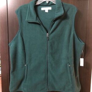 Women's Fleece Vest, Polar Soft Sleeveless Classic Fit with Zip up Pockets